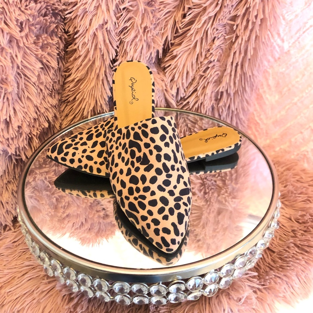 Leopard mule
